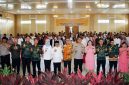 Polres OKU Timur menggelar Sidang Isbat Nikah Massal dalam rangka HUT Bhayangkara ke-80 Polres OKU Timur. Nikah massal ini diikuti sebanyak 80 pasangan 