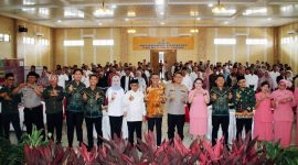 Polres OKU Timur menggelar Sidang Isbat Nikah Massal dalam rangka HUT Bhayangkara ke-80 Polres OKU Timur. Nikah massal ini diikuti sebanyak 80 pasangan 