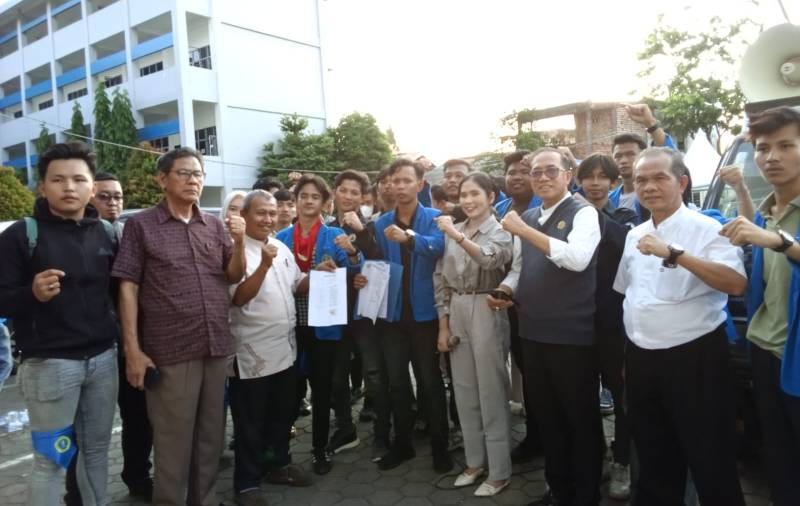 Gelombang protes mahasiswa kembali menggema di lingkungan Universitas PGRI Palembang [UPGRIP] pada Jumat 26 Juni 2026.