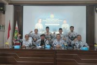 Anggota LKBH PB PGRI Drs Siswaji MPd dalam keterangan pers pada Minggu 28 Juni 2026 di ruang rapat lantai II Gedung Guru Palembang.