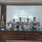 Anggota LKBH PB PGRI Drs Siswaji MPd dalam keterangan pers pada Minggu 28 Juni 2026 di ruang rapat lantai II Gedung Guru Palembang.