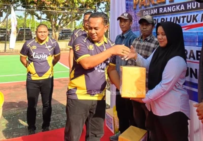 Ketua DPRD Kota Prabumulih H Deni Victoria SH MSi menghadiri pembukaan Turnamen Tenis Lapangan Kapolres Prabumulih Cup 2026 yang digelar dalam rangka memperingati Hari Bhayangkara ke-80, di Lapangan Tenis Pemerintah Kota Prabumulih, Jumat 19 Juni 2026.