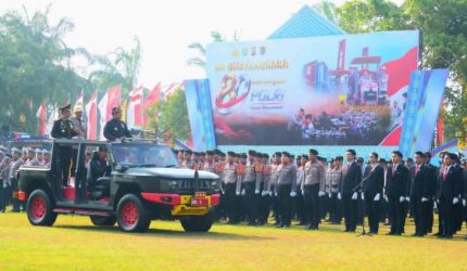 Upacara Peringatan Hari Bhayangkara ke-80 yang digelar di halaman Griya Agung Palembang, Rabu 1 Juli 2026.
