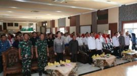 Ketua DPRD Kota Prabumulih. menghadiri pelantikan Pengurus Palang Merah Indonesia [PMI] tingkat kecamatan se-Kota Prabumulih yang dirangkaikan dengan kegiatan donor darah. Dalam kegiatan tersebut, Wali Kota didampingi Ketua Dewan Kehormatan PMI Kota Prabumulih Hj Linda Apriana Arlan.