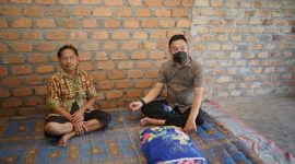 Anggota DPRD Provinsi Sumatera Selatan, Fenus Antonius mengunjungi Petani Pengidap Tumor di OKU Timur.