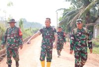 Satgas TMMD Kodim 0418/Palembang mempercepat pembangunan jalan sepanjang 750 meter di Kelurahan Talang Jambe, Kecamatan Sukarami, Kota Palembang.