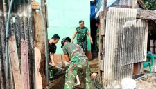 Satgas TNI Manunggal Membangun Desa [TMMD] ke-129 Kodim 0418/Palembang terus mempercepat rehabilitasi Rumah Tidak Layak Huni [RTLH] milik Sriyanti di Jalan Nurdin Panji, Kelurahan Sukamaju, Kota Palembang.