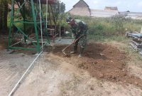 Pembangunan sumur bor di Musola Hidayatullah, RT 14 RW 07, Kelurahan Talang Betutu, Kecamatan Sukarami, memasuki tahap akhir.