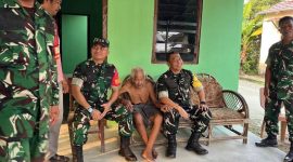 Ketua Tim Pengawasan dan Evaluasi [Katim Wasev] TMMD Ke-129, Kolonel Inf Andi M Ali, meninjau langsung progres rehabilitasi Rumah Tidak Layak Huni [RTLH] milik Bapak Karyo di lokasi pelaksanaan TMMD Ke-129 Kodim 0418/Palembang.
