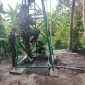 Satgas TMMD/129 dalam pembangunan sumur bor lengkap dengan tower tandon air di Kampung Kreatif Pelangi, RT 30 RW 07, Kelurahan Talang Betutu.