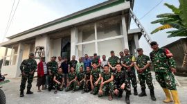 Suasana penuh keakraban dan kekeluargaan mewarnai kunjungan Ketua Tim Pengawasan dan Evaluasi [Wasev] TMMD, Kolonel Inf Andi M Ali, saat meninjau pelaksanaan Program TNI Manunggal Membangun Desa [TMMD] ke-129 Kodim 0418/Palembang di sejumlah sasaran fisik.