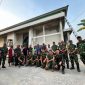 Suasana penuh keakraban dan kekeluargaan mewarnai kunjungan Ketua Tim Pengawasan dan Evaluasi [Wasev] TMMD, Kolonel Inf Andi M Ali, saat meninjau pelaksanaan Program TNI Manunggal Membangun Desa [TMMD] ke-129 Kodim 0418/Palembang di sejumlah sasaran fisik.