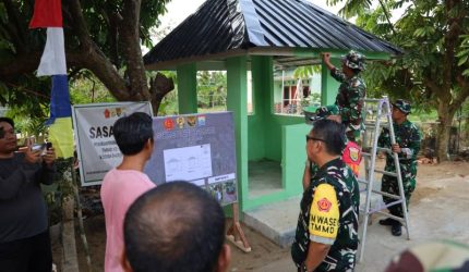 Ketua Tim Pengawasan dan Evaluasi [Wasev] TMMD, Kolonel Inf Andi M Ali, didampingi Wadan Satgas TMMD ke-129 Kodim 0418/Palembang, Letkol Inf Dery Septriandi ST MM MHan meninjau langsung progres pengerjaan Sasaran 4 berupa rehabilitasi Pos Kamling di Kelurahan Talang Jambe Kota Palembang.