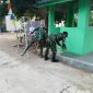 Di tengah waktu pelaksanaan yang semakin mendekati akhir, prajurit TNI dan warga terus bergandengan tangan menyelesaikan berbagai pekerjaan fisik yang menjadi bagian dari program TMMD di wilayah Kelurahan Talang Jambe, Kecamatan Sukarami, Palembang.