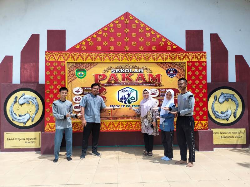 SMA Negri 12 Palembang menghadirkan program PAKAM atau Prestasi Akademik, Kewirausahaan, dan Kemandirian.