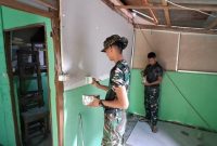 Memasuki hari ke-24 pelaksanaan TMMD, Satgas terus mengerjakan sejumlah sasaran fisik, termasuk perbaikan rumah warga yang membutuhkan perhatian. Program tersebut diharapkan mampu menghadirkan hunian yang lebih aman, sehat, dan nyaman bagi keluarga penerima manfaat.