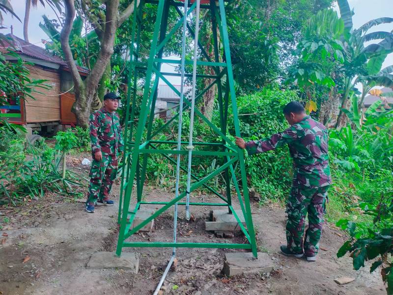 Memasuki hari ke-24 pelaksanaan TMMD, Satgas TMMD kembali memastikan fasilitas sumur bor dan tower tandon air di Kampung Kreatif, Kelurahan Talang Betutu, dapat berfungsi sebagaimana mestinya.