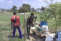 Memasuki hari ke-25 pelaksanaan TMMD, aktivitas pertanian tersebut mulai menunjukkan hasil. Tanaman sawi yang sebelumnya dibudidayakan melalui pemanfaatan lahan warga kini dapat dipanen dan dimanfaatkan.