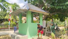 Memasuki hari ke-26 pelaksanaan TNI Manunggal Membangun Desa [TMMD] ke-129 Kodim 0418/Palembang, Satgas terus melanjutkan pekerjaan finishing pada sejumlah sasaran fisik. Salah satunya pembangunan Pos Kamling yang kini memasuki tahap penyempurnaan.
