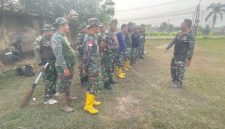 Menjelang berakhirnya pelaksanaan TNI Manunggal Membangun Desa [TMMD] ke-129, Satgas TMMD bersama anggota Kodim 0418/Palembang melaksanakan kegiatan pembersihan sebagai bagian dari persiapan menuju acara penutupan program.