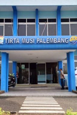 Tunjangan Pendidikan Tersandera 3 Bulan, Pegawai Sepakat Demo, Manajemen Berdalih Penyesuaian Permendagri ‎