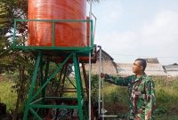 Satgas TMMD terus melakukan finishing dan pengecekan terhadap fasilitas sumur bor tersebut agar dapat digunakan dengan baik setelah seluruh pekerjaan dinyatakan selesai.