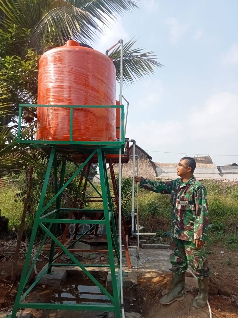 Satgas TMMD terus melakukan finishing dan pengecekan terhadap fasilitas sumur bor tersebut agar dapat digunakan dengan baik setelah seluruh pekerjaan dinyatakan selesai.