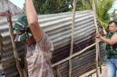 Sasaran rehabilitasi Rumah Tidak Layak Huni [RTLH] milik Ibu Sriyanti, yang berada di Jalan Nurdin Panji, Kelurahan Sukarmaju, Kota Palembang. Pada Selasa 11 Agustus 2026, personel Satgas TMMD melaksanakan kegiatan pembersihan dan merapikan halaman rumah tersebut.