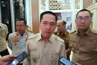 Wali Kota Palembang Ratu Dewa saat memberikan keterangan pers pada Selasa 11 Agustus 2026.