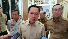 Wali Kota Palembang Ratu Dewa saat memberikan keterangan pers pada Selasa 11 Agustus 2026.