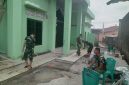 Sehari menjelang penutupan TMMD ke-129 Kodim 0418/Palembang, Satgas terus menyempurnakan pembangunan Mushola Baitul Maghfurin yang menjadi salah satu sasaran fisik program.