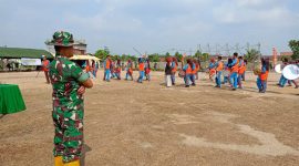 Wakil Komandan Satuan Tugas [Wadan Satgas] TMMD ke-129 Kodim 0418 Palembang, Letkol Inf Dery Septriandi ST MM MHan, menghadiri sekaligus mengecek langsung pelaksanaan gladi upacara penutupan TMMD ke-129 di lapangan sepak bola Kelurahan Talang Jambi, Kota Palembang, Rabu 12 Agustus 2026.