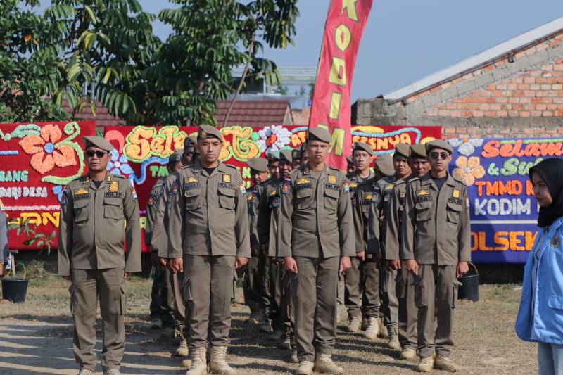 Dalam susunan upacara penutupan tersebut, terlihat sejumlah personel Satuan Polisi Pamong Praja [Satpol+PP] dan DLLAJ Kota Palembang turut ambil bagian. Keterlibatan kedua unsur tersebut menjadi wujud nyata sinergi lintas sektor dalam mendukung pelaksanaan program TMMD ke-129.