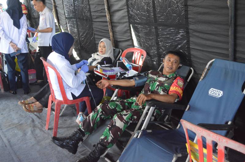Penutupan TMMD ke-129 Kodim 0418/Palembang Diwarnai Donor Darah