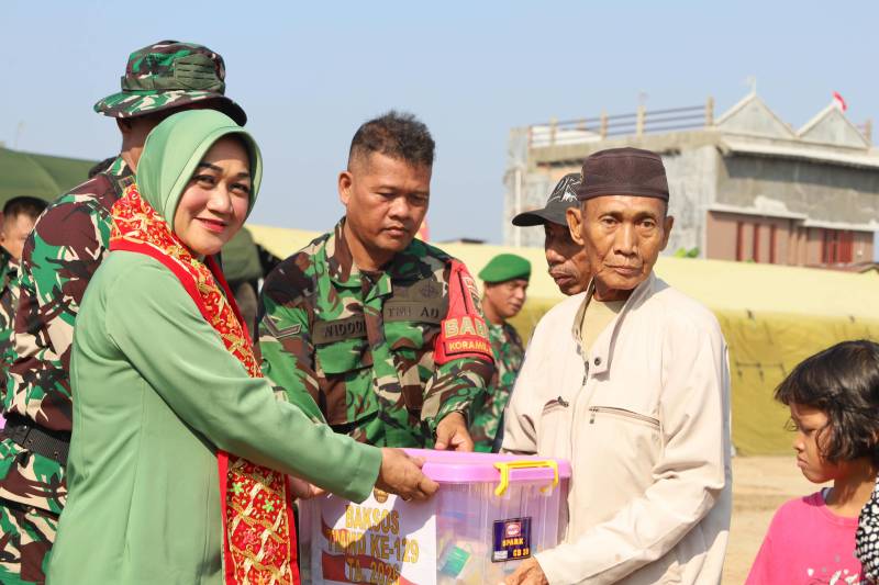 Program TNI Manunggal Membangun Desa [TMMD] ke-129 Kodim 048/18 Palembang resmi ditutup melalui upacara penutupan yang berlangsung di Lapangan Sepak Bola Kelurahan Talang Jambe, Kecamatan Sukarami, Kota Palembang, Kamis 13 Agustus 2026.