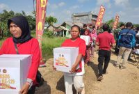 Warga Sumringah Terima Baksos TMMD ke-129, Bantuan TNI Jadi Berkah di Hari Penutupan