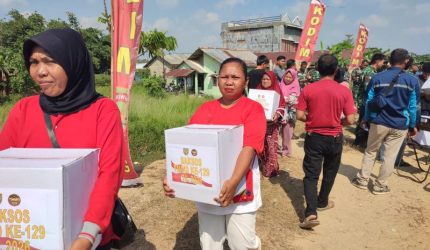 Warga Sumringah Terima Baksos TMMD ke-129, Bantuan TNI Jadi Berkah di Hari Penutupan
