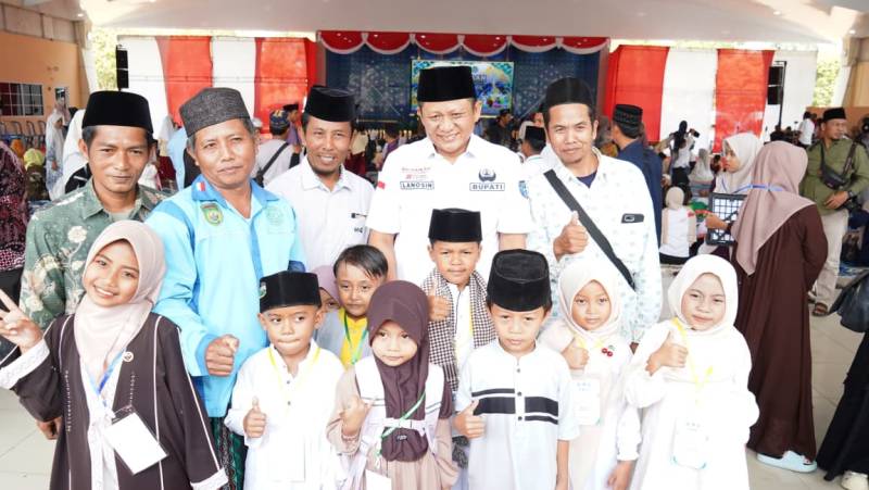 Sebanyak 115 anak dan remaja dari 20 kecamatan di Kabupaten OKU Timur mengikuti Festival Anak Shaleh Indonesia [FASI] Tahun 2026. Kegiatan perdana di tingkat kabupaten ini dibuka Bupati OKU Timur Ir H Lanosin MT MM di Balai Rakyat Setda OKU Timur, Rabu 19 Agustus 2026.