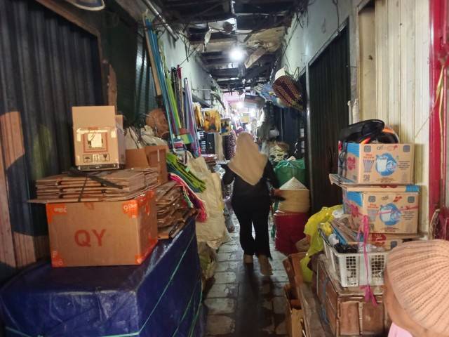 Suasana gedung Pasar 16 Ilir Palembang.