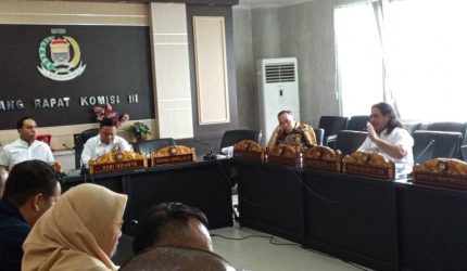 Anggota Komisi III DPRD Kota Palembang, Andreas Okdi Priantoro, dalam Rapat Dengar Pendapat [RDP] bersama Dinas Perhubungan, Inspektorat, DPMPTSP, Bagian Hukum, dan manajemen Green SM, Selasa 15 September 2026.