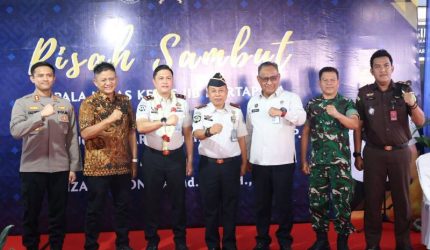 Bupati OKU Timur Ir H Lanosin ST MT MM saat menghadiri Serah Terima Jabatan dan Pisah Sambut Kepala Lapas Kelas IIB Martapura di Lapas Kelas IIB Martapura, Senin, 31 Agustus 2026.