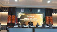 Keterangan pers pada Rabu 2 September 2026, Kepala Kejari [Kajari] OKU Timur Dennie Sagita SH MH didampingi para kepala seksi, membeberkan sederet angka yang menggambarkan aktivitas penegakan hukum di wilayah tersebut.