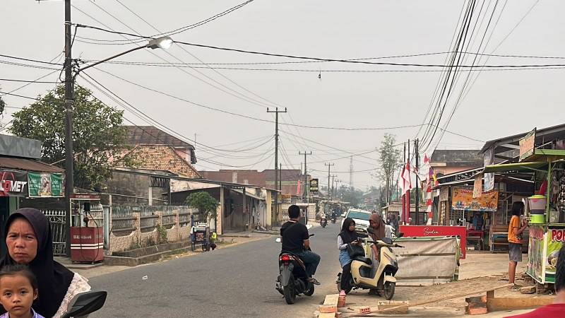 Kualitas udara di wilayah Pangkalan Balai, Kabupaten Banyuasin, Sumatera Selatan, terpantau berada pada kategori tidak sehat, Jumat 18 September 2026, pagi.