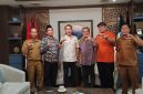 Wakil Ketua Komisi Informasi Sumsel Haidir Rohimin didampingi Komisioner KI Sumsel Hadi Prayogo, Yoppy Van Houten saat melakukan monitoring dan evaluasi [monev] dengan Sekretaris Wilayah DPW Partai NasDem Sumsel H Nopianto, Selasa 8 September 2026.
