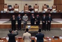 Rancangan Perubahan Anggaran Pendapatan dan Belanja Daerah [APBD] Provinsi Sumatera Selatan Tahun Anggaran 2026 disepakati sebesar Rp9,534 triliun, turun Rp213,16 miliar atau 2,19 persen dibandingkan APBD Induk 2026 yang mencapai Rp9,747 triliun.