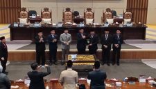 Rancangan Perubahan Anggaran Pendapatan dan Belanja Daerah [APBD] Provinsi Sumatera Selatan Tahun Anggaran 2026 disepakati sebesar Rp9,534 triliun, turun Rp213,16 miliar atau 2,19 persen dibandingkan APBD Induk 2026 yang mencapai Rp9,747 triliun.