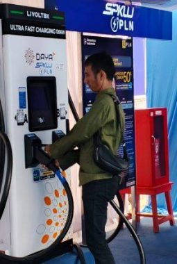 Kendaraan Listrik di Sumsel Tembus 2.047 Unit, PLN Perkuat SPKLU Center