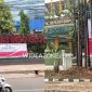 Bapenda Palembang Pasang Plang Penunggak Pajak di Dua Objek STIMIK IGM