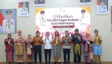 Tujuh orang kini memikul amanah besar: menjaga jejak sejarah Palembang agar tak hilang ditelan laju pembangunan kota. Mereka resmi dilantik sebagai Tim Ahli Cagar Budaya [TACB] Kota Palembang periode 2026-2029, Kamis 8 Oktober 2026.