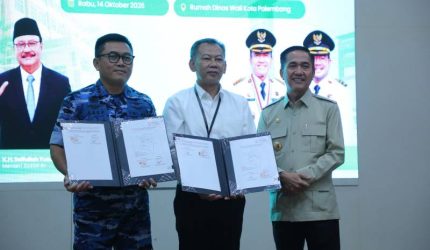 Pemerintah Kota Palembang bersama TNI Angkatan Udara menandatangani pernyataan bersama terkait penggunaan sementara lahan seluas 6,9 hektare milik Lanud Sri Mulyono Herlambang [SMH] untuk pembangunan Sekolah Rakyat di Kota Palembang.